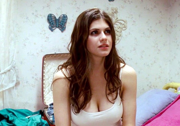 Alexandra Daddario Leg Photoshoot