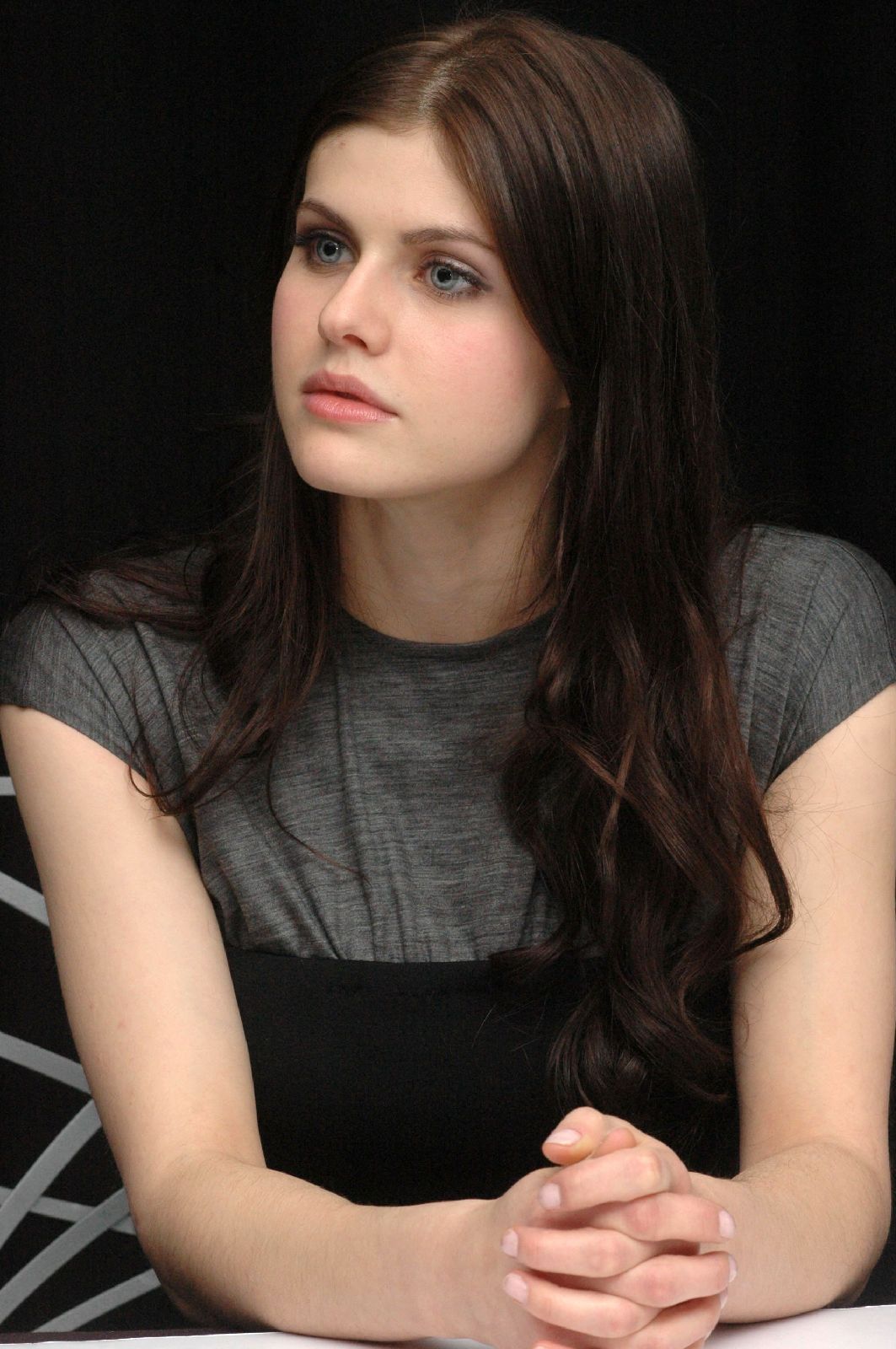 Alexandra Daddario Leg Photoshoot