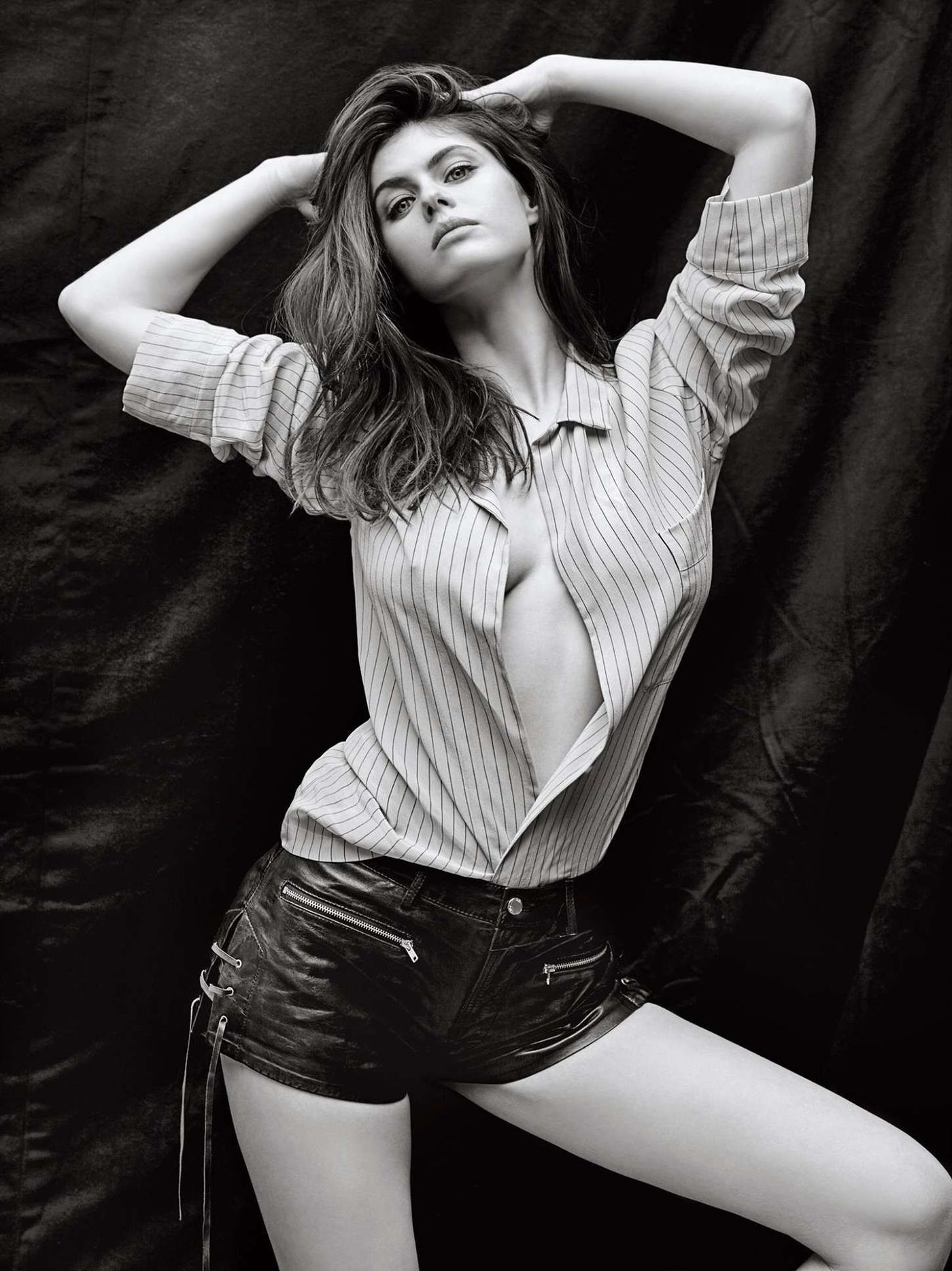 Alexandra Daddario Leg Photoshoot