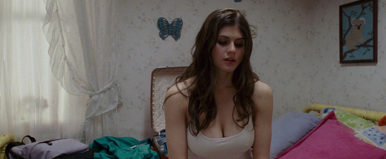 Alexandra Daddario Leg Photoshoot