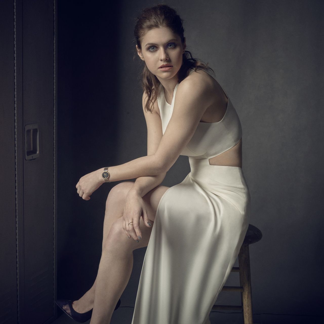 Alexandra Daddario Leg Photoshoot