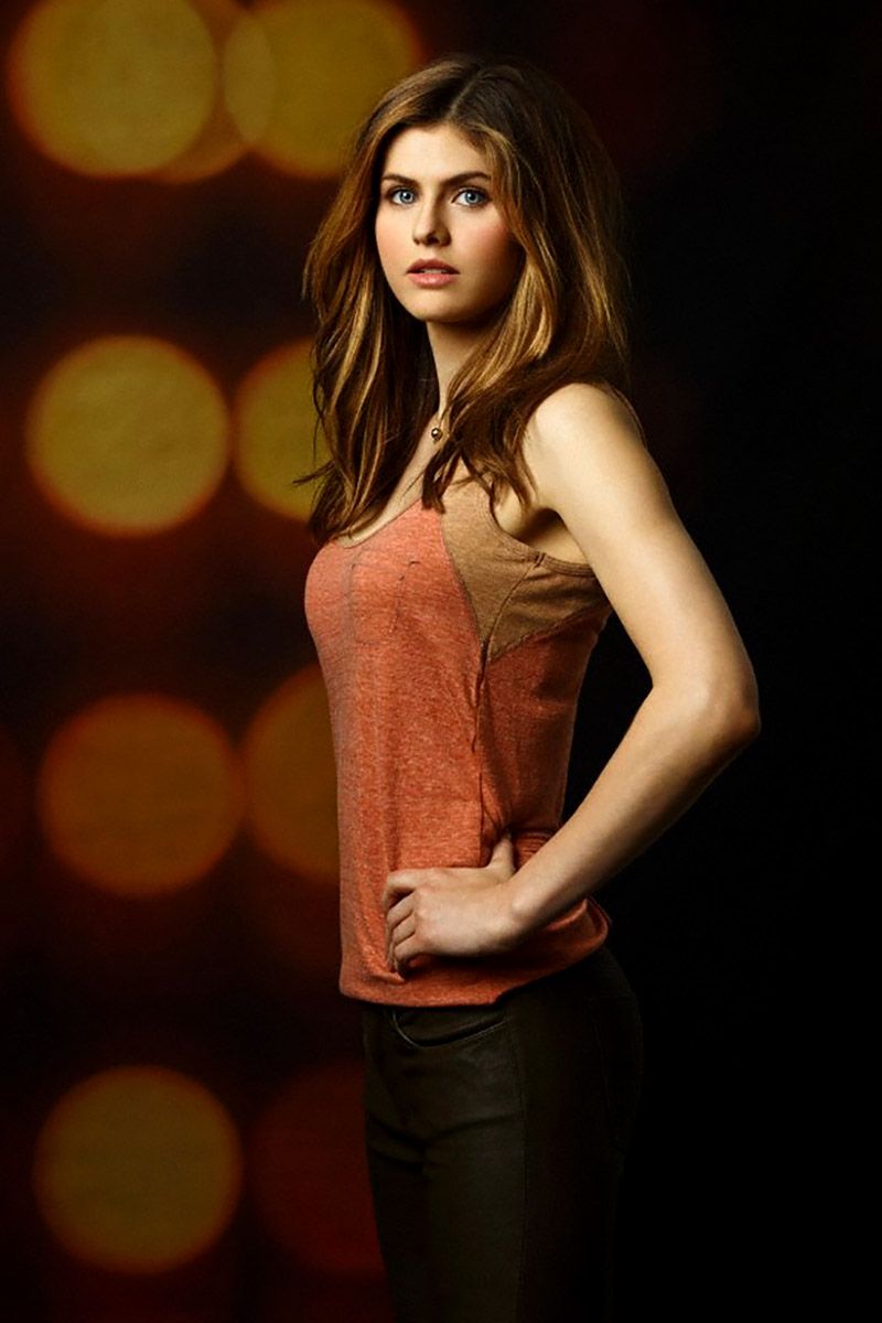 Alexandra Daddario Leg Photoshoot