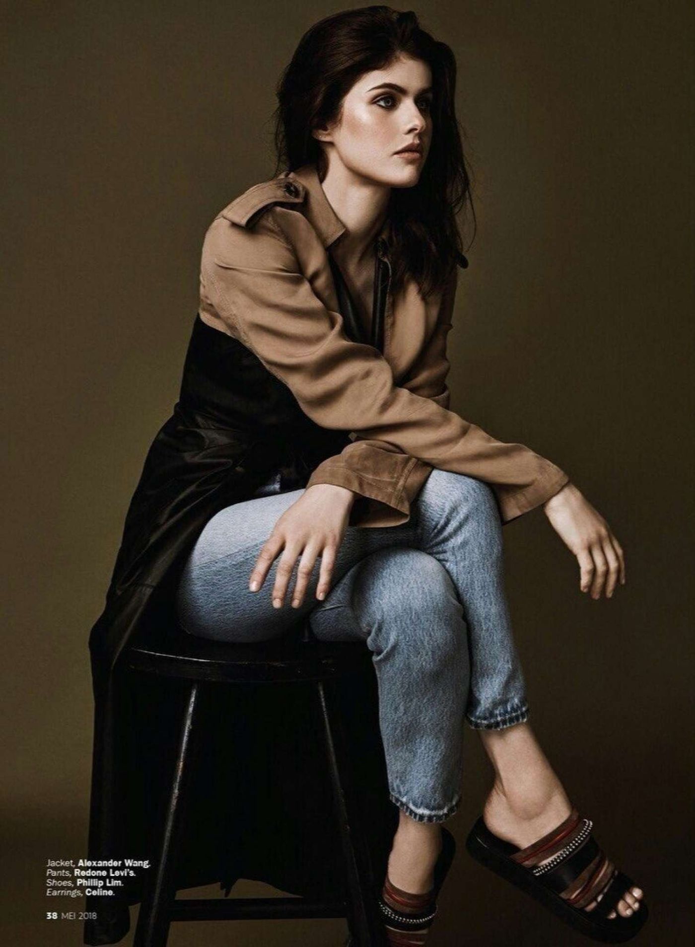Alexandra Daddario Leg Photoshoot
