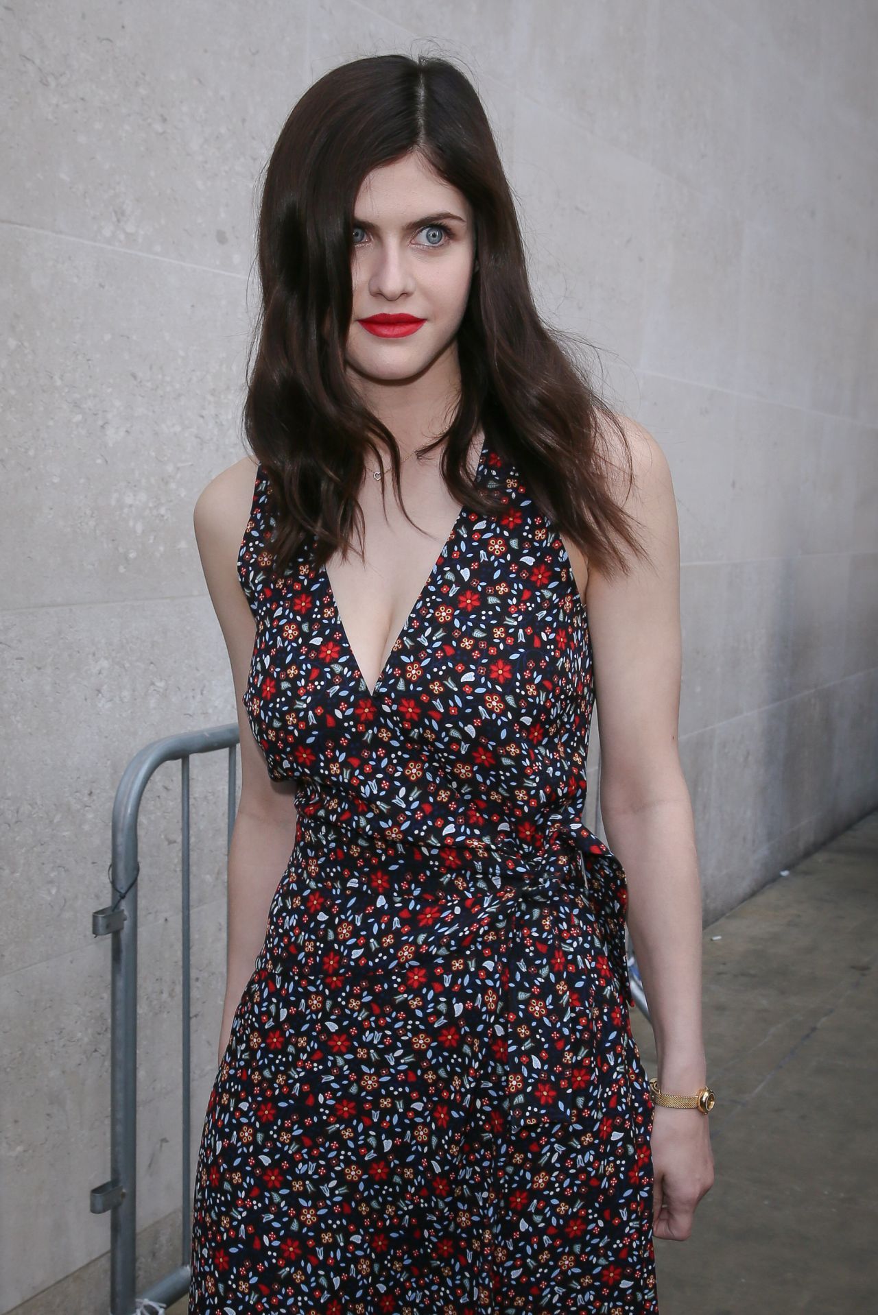 Alexandra Daddario Leg Photoshoot