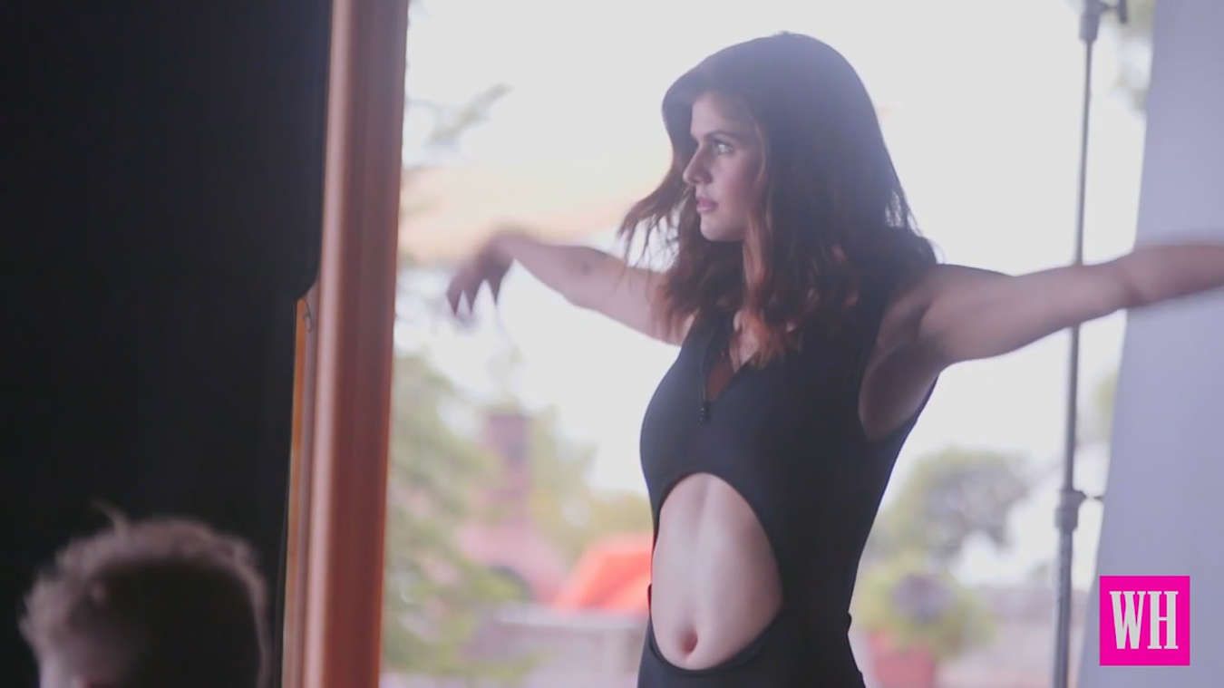 Alexandra Daddario Leg Photoshoot