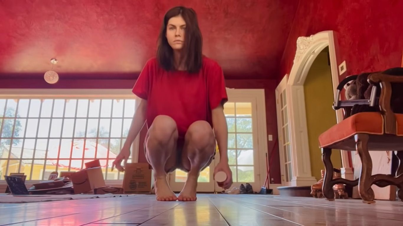 Alexandra Daddario Leg Photoshoot