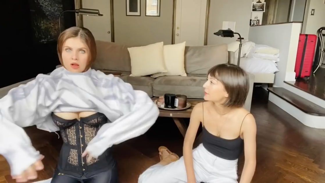 Alexandra Daddario Leg Photoshoot