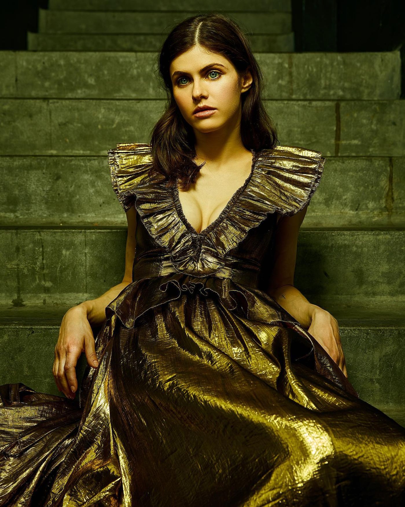 Alexandra Daddario Leg Photoshoot