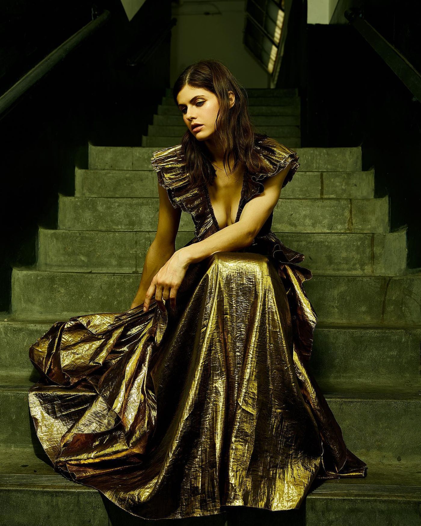 Alexandra Daddario Leg Photoshoot