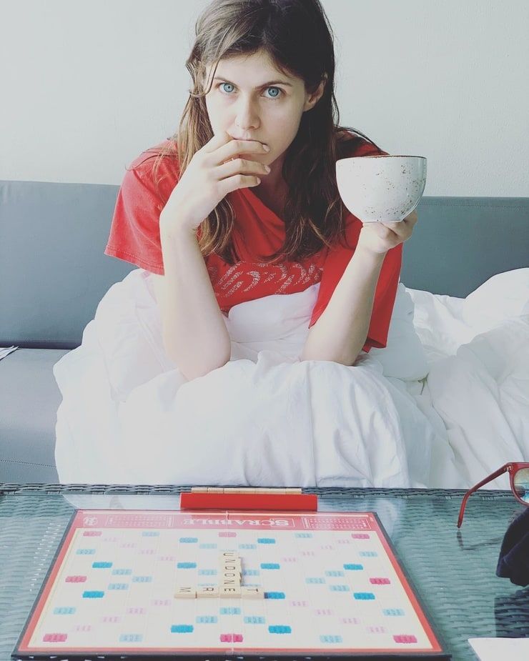 Alexandra Daddario Leg Photoshoot
