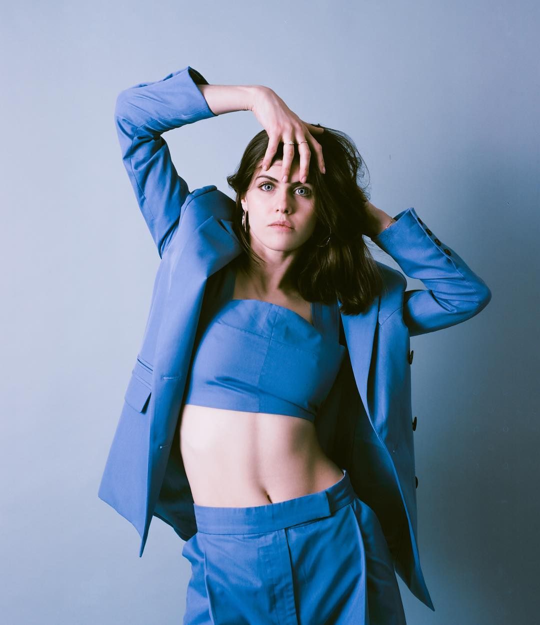 Alexandra Daddario Leg Photoshoot
