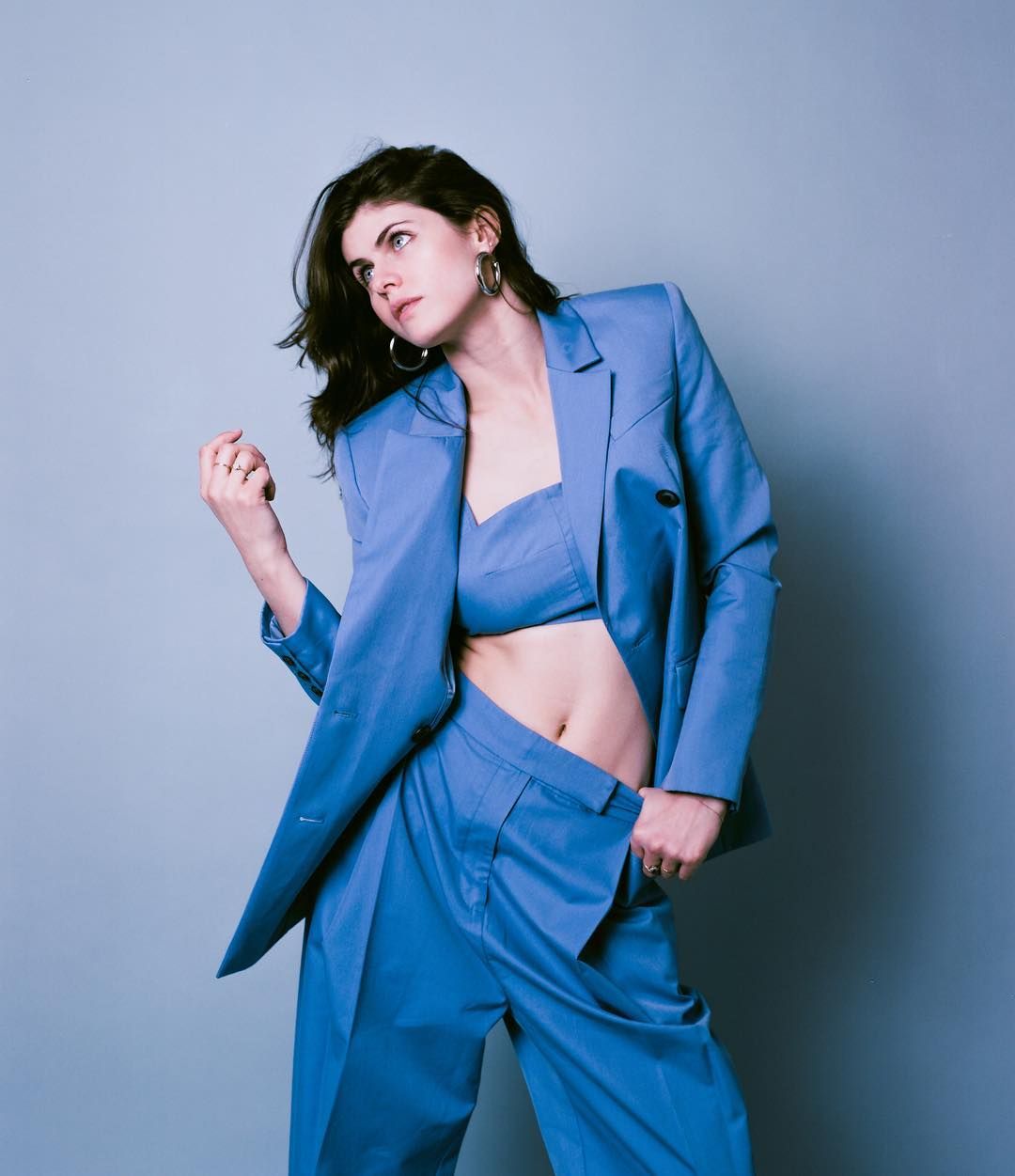 Alexandra Daddario Leg Photoshoot
