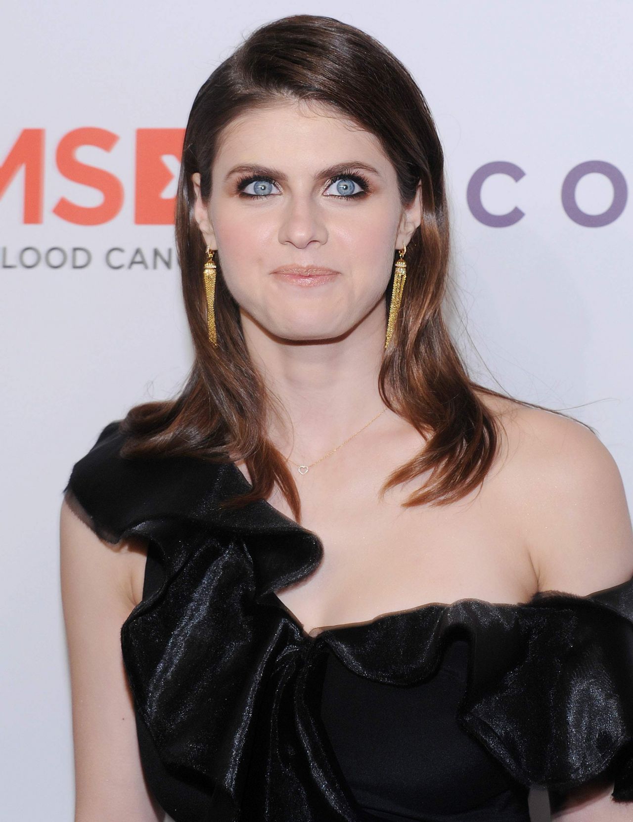 Alexandra Daddario Leg Photoshoot