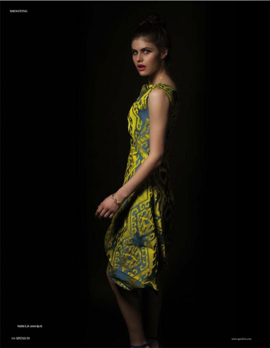 Alexandra Daddario Leg Photoshoot