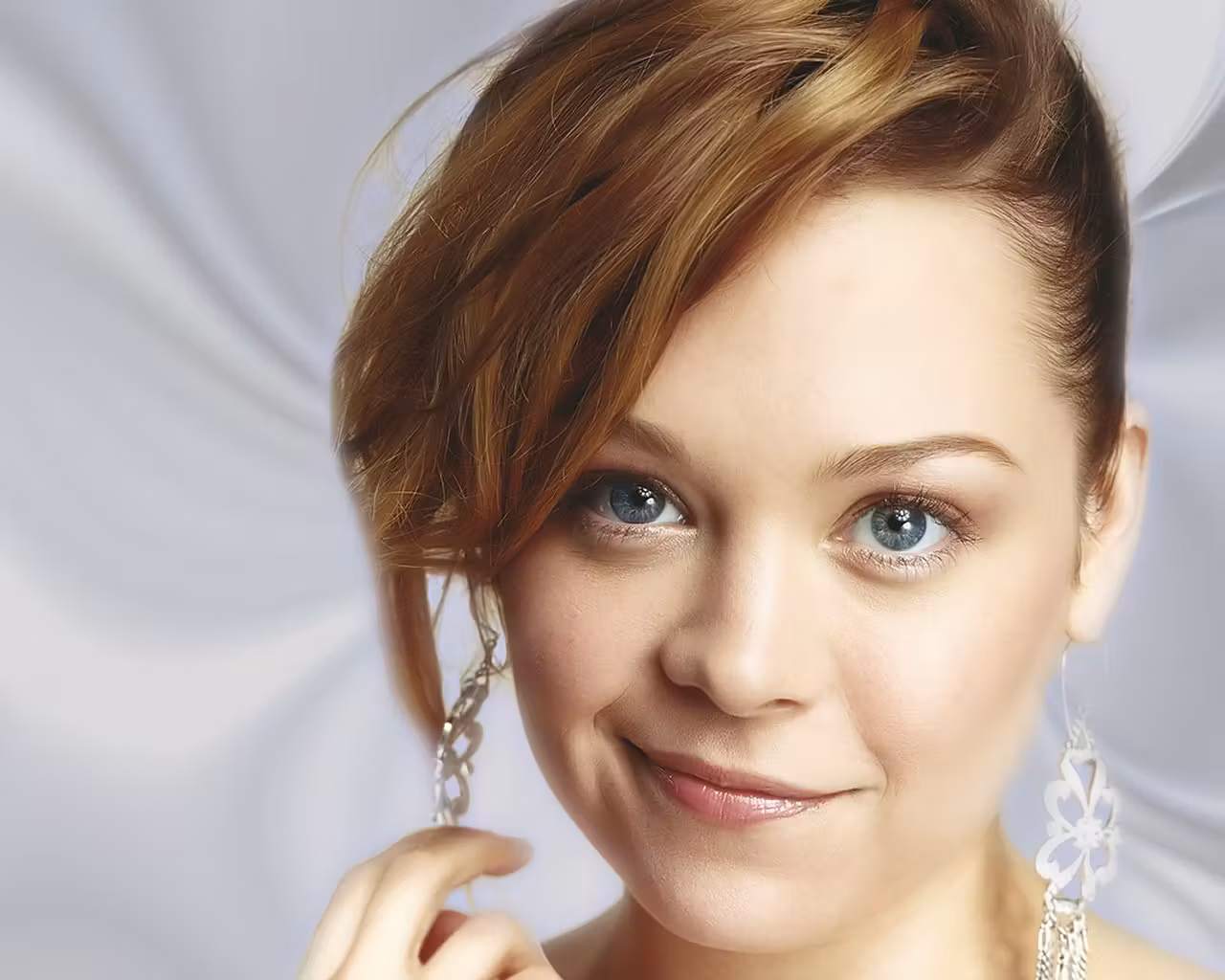 Alexandra Holden  Photoshoot