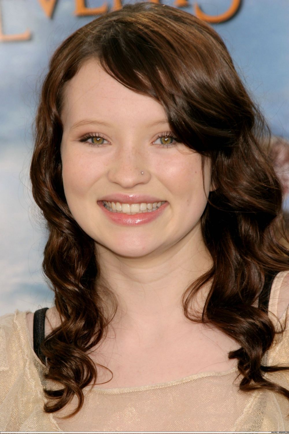 Emily Browning Sexy and Hottest Photos , Latest Pics