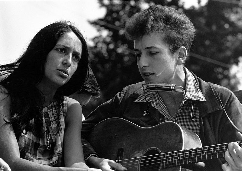 Joan Baez Sexy and Hottest Photos , Latest Pics