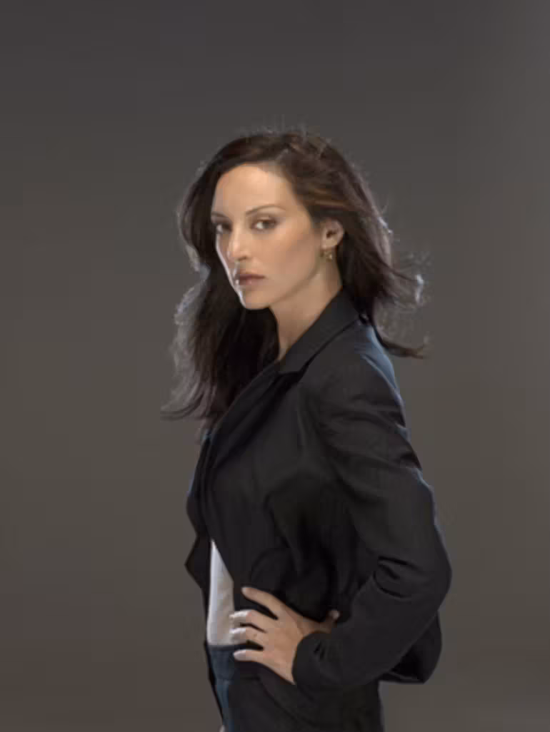 Lola Glaudini  Photoshoot