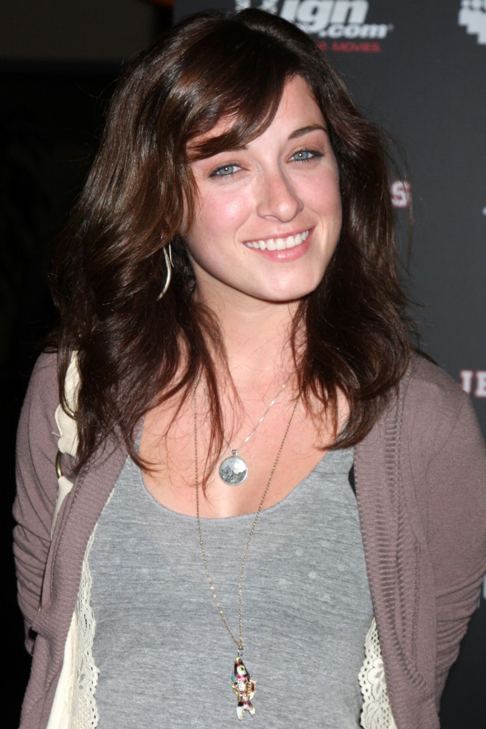 Margo Harshman Sexy and Hottest Photos , Latest Pics