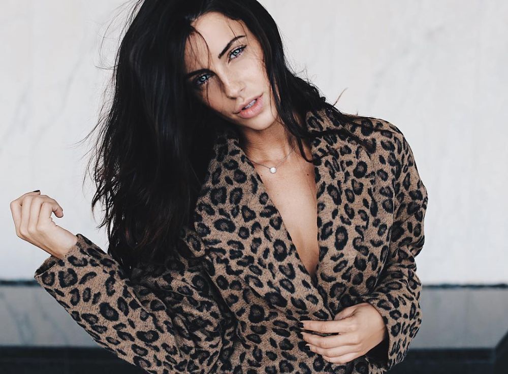 Jessica Lowndes Sexy and Hottest Photos , Latest Pics