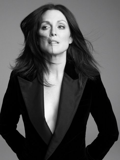 Julianne Moore Sexy and Hottest Photos , Latest Pics