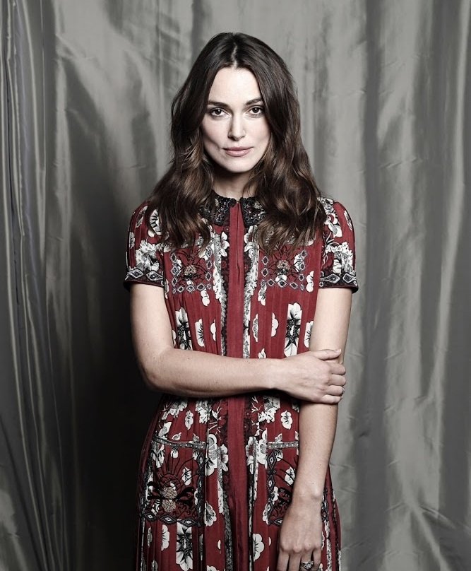 Keira Knightley Leg Photoshoot
