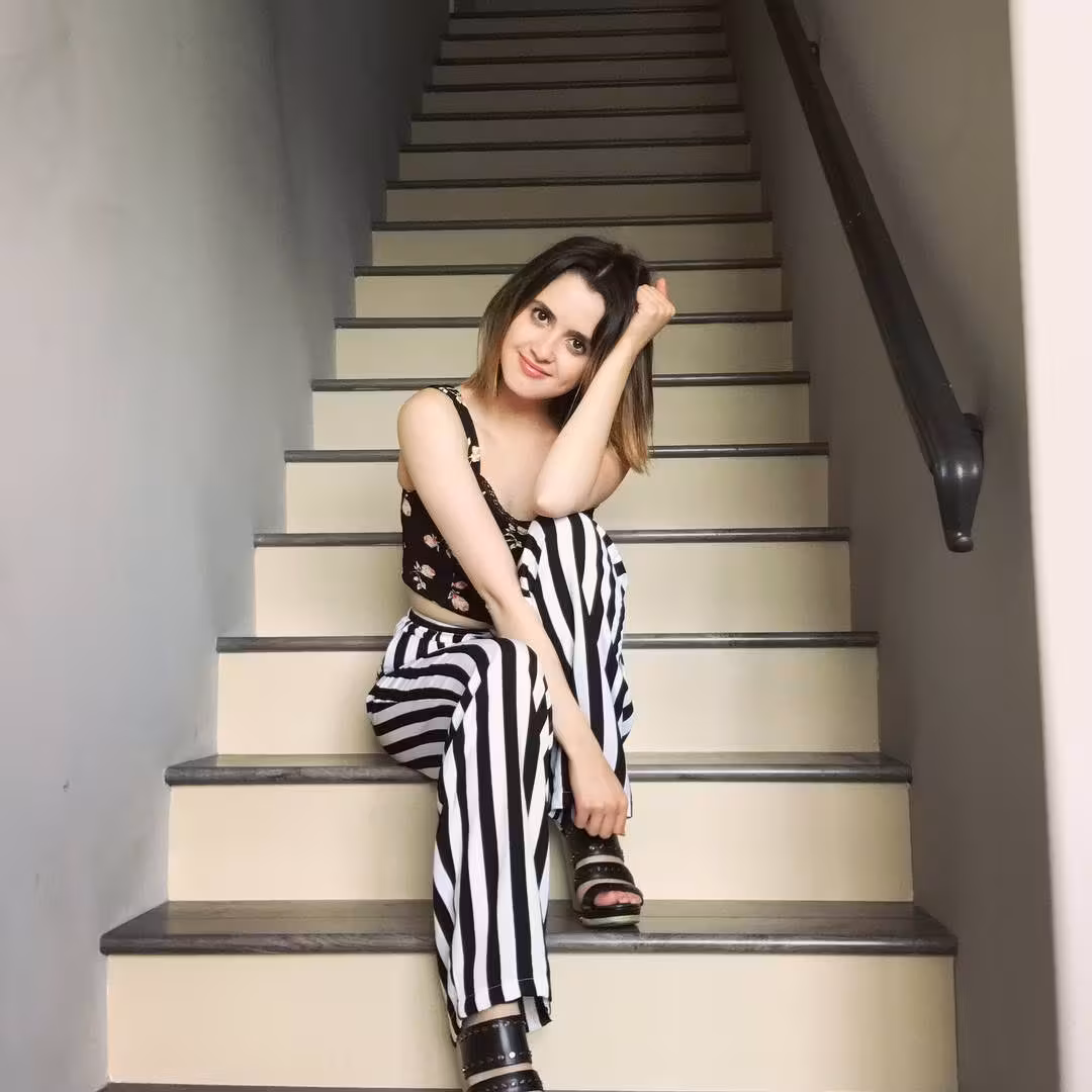 Laura Marano  Photoshoot