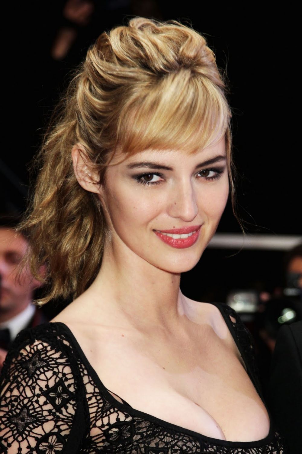 Louise Bourgoin Sexy and Hottest Photos , Latest Pics