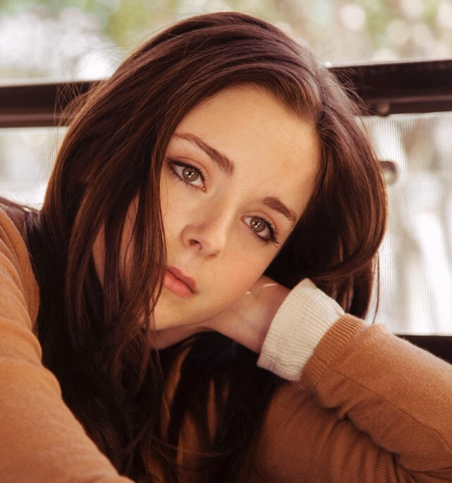 Madison Davenport Leg Photoshoot