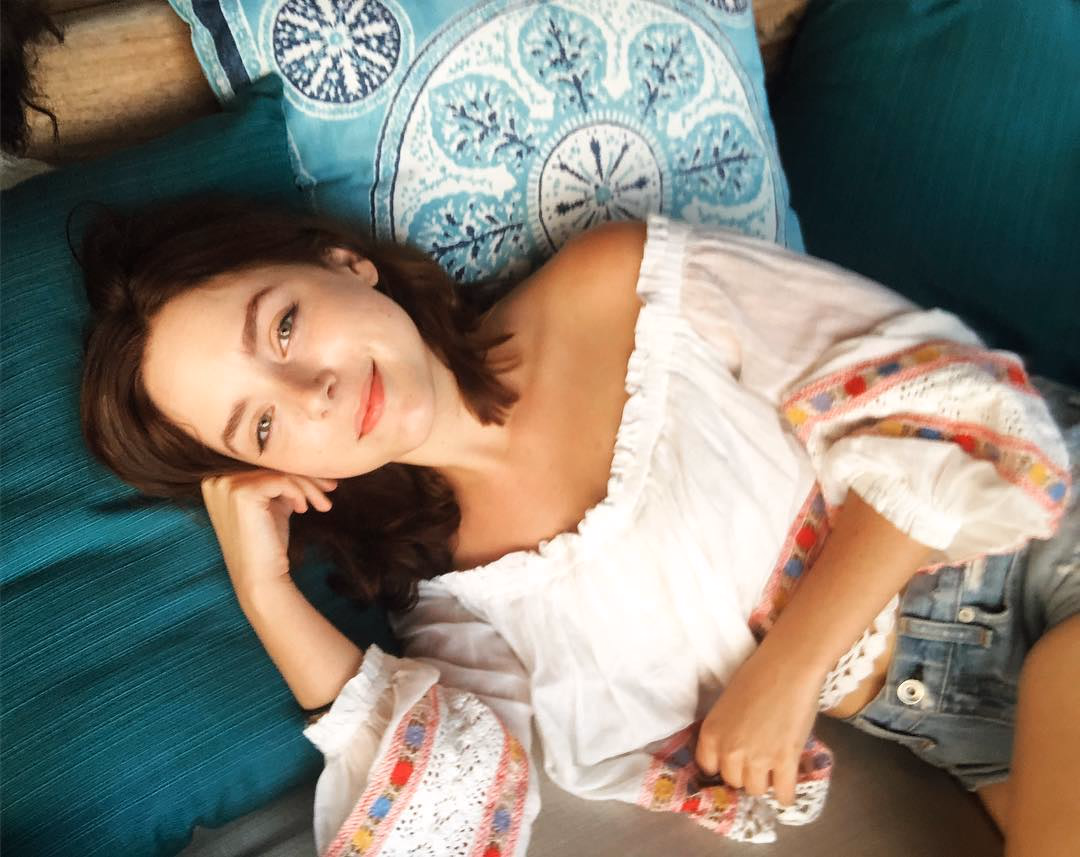 Madison Davenport Leg Photoshoot