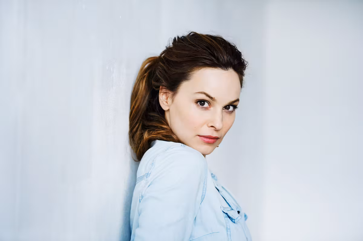 Mina Tander  Photoshoot