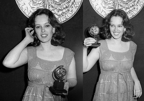 Sandy Dennis Sexy and Hottest Photos , Latest Pics