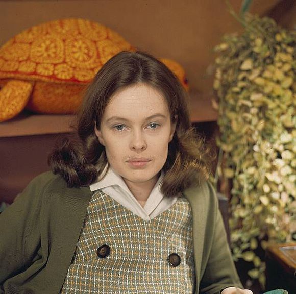 Sandy Dennis Sexy and Hottest Photos , Latest Pics