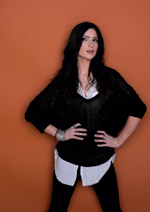 Janet Montgomery Leg Photoshoot