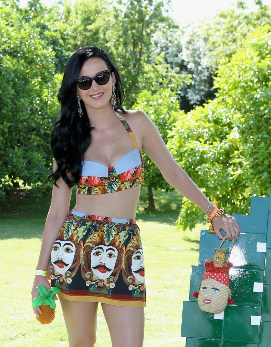 Katy Perry Leg Photoshoot