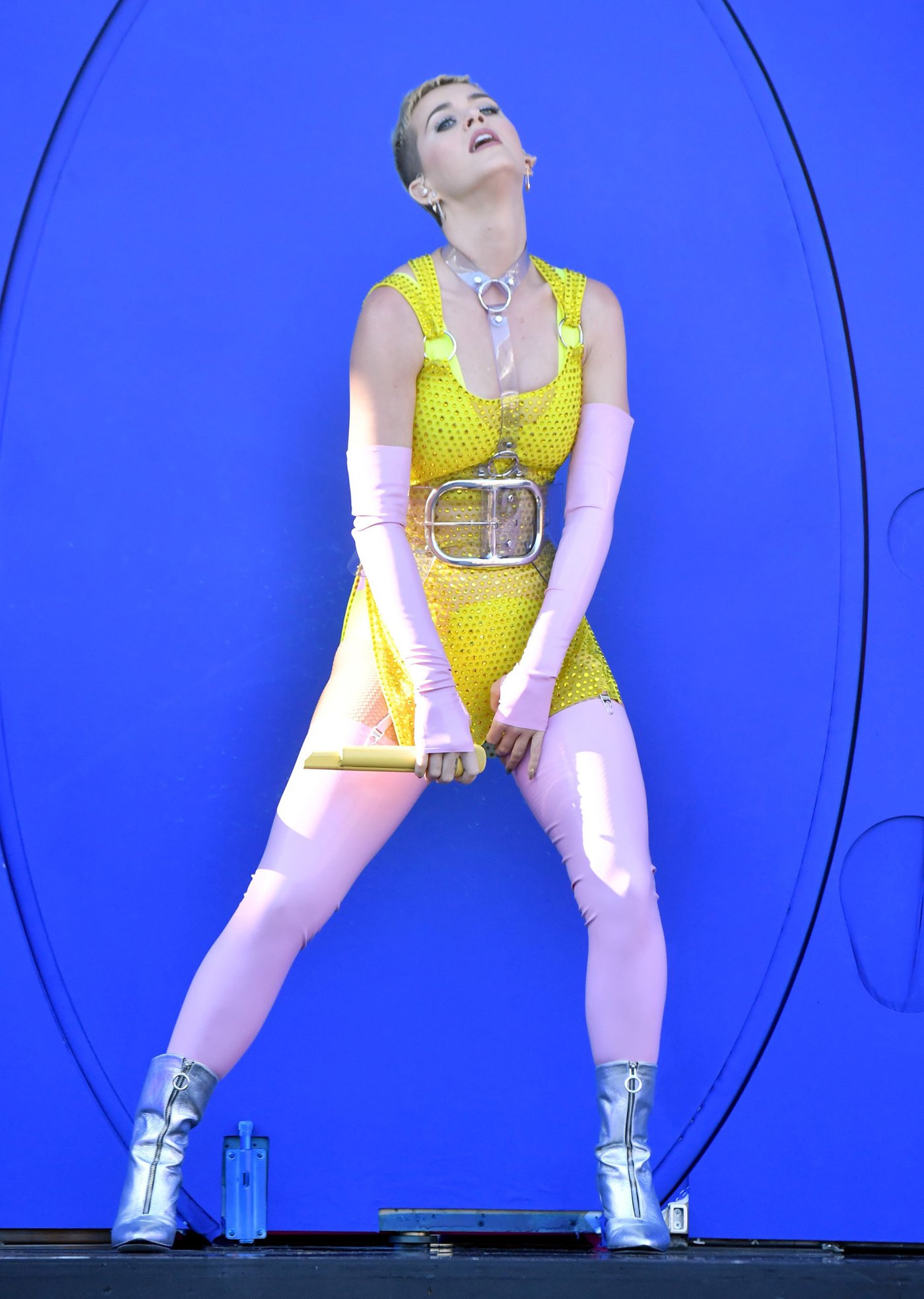 Katy Perry Leg Photoshoot