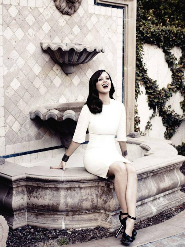 Katy Perry Leg Photoshoot