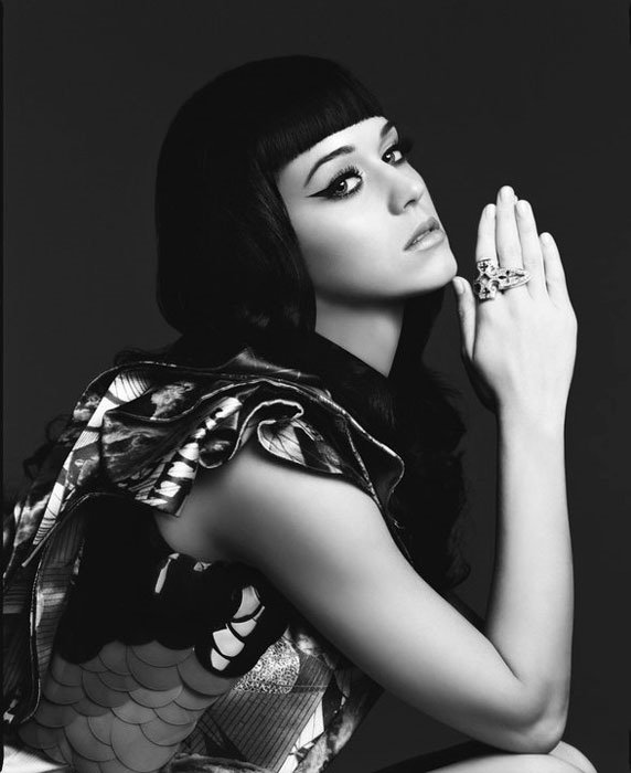 Katy Perry Leg Photoshoot