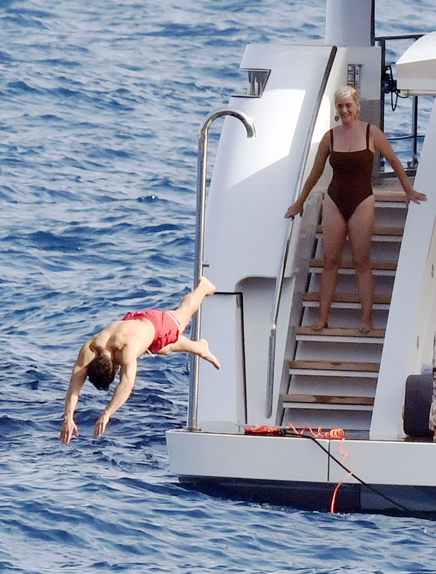 Katy Perry Leg Photoshoot