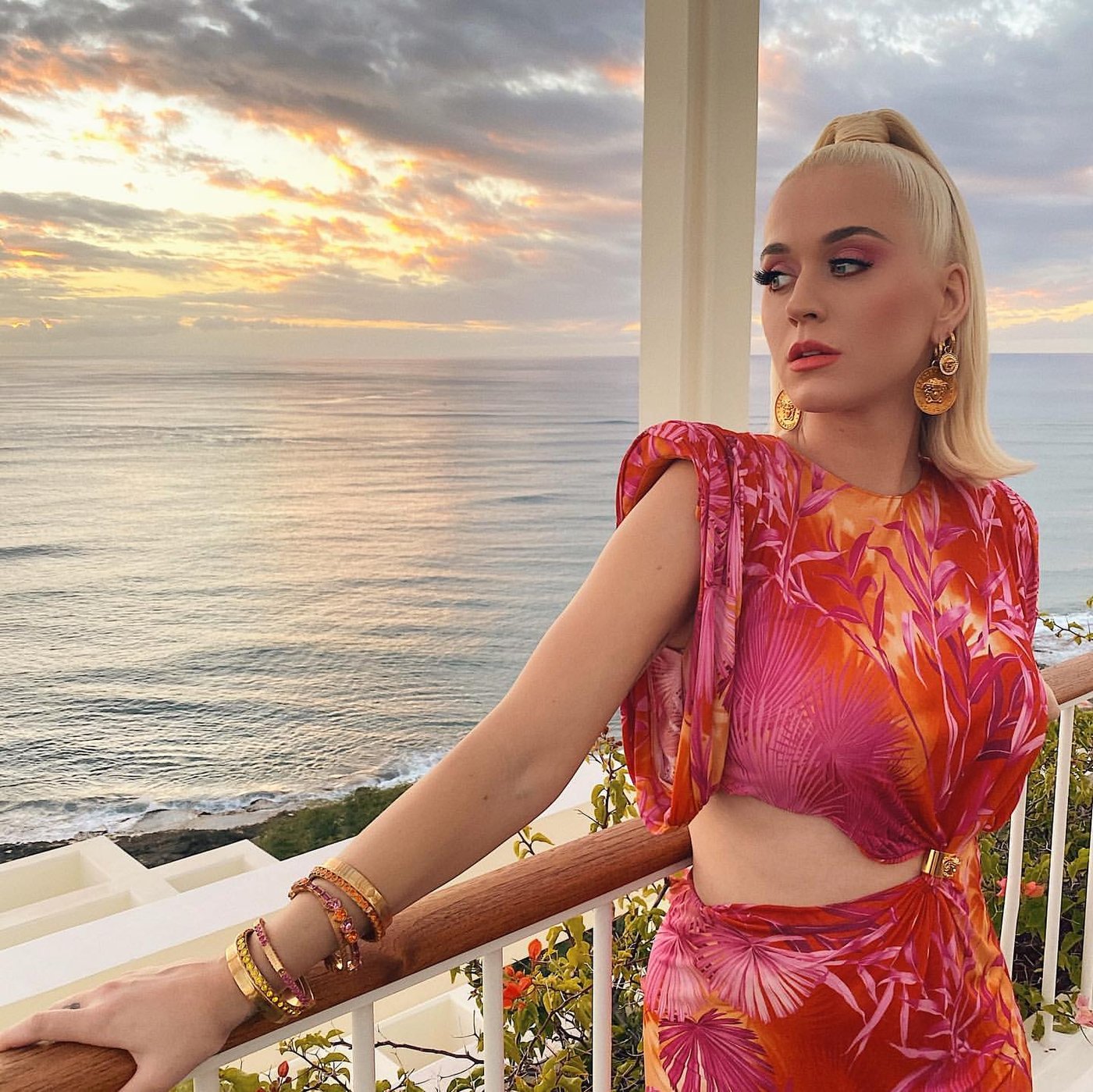 Katy Perry Leg Photoshoot