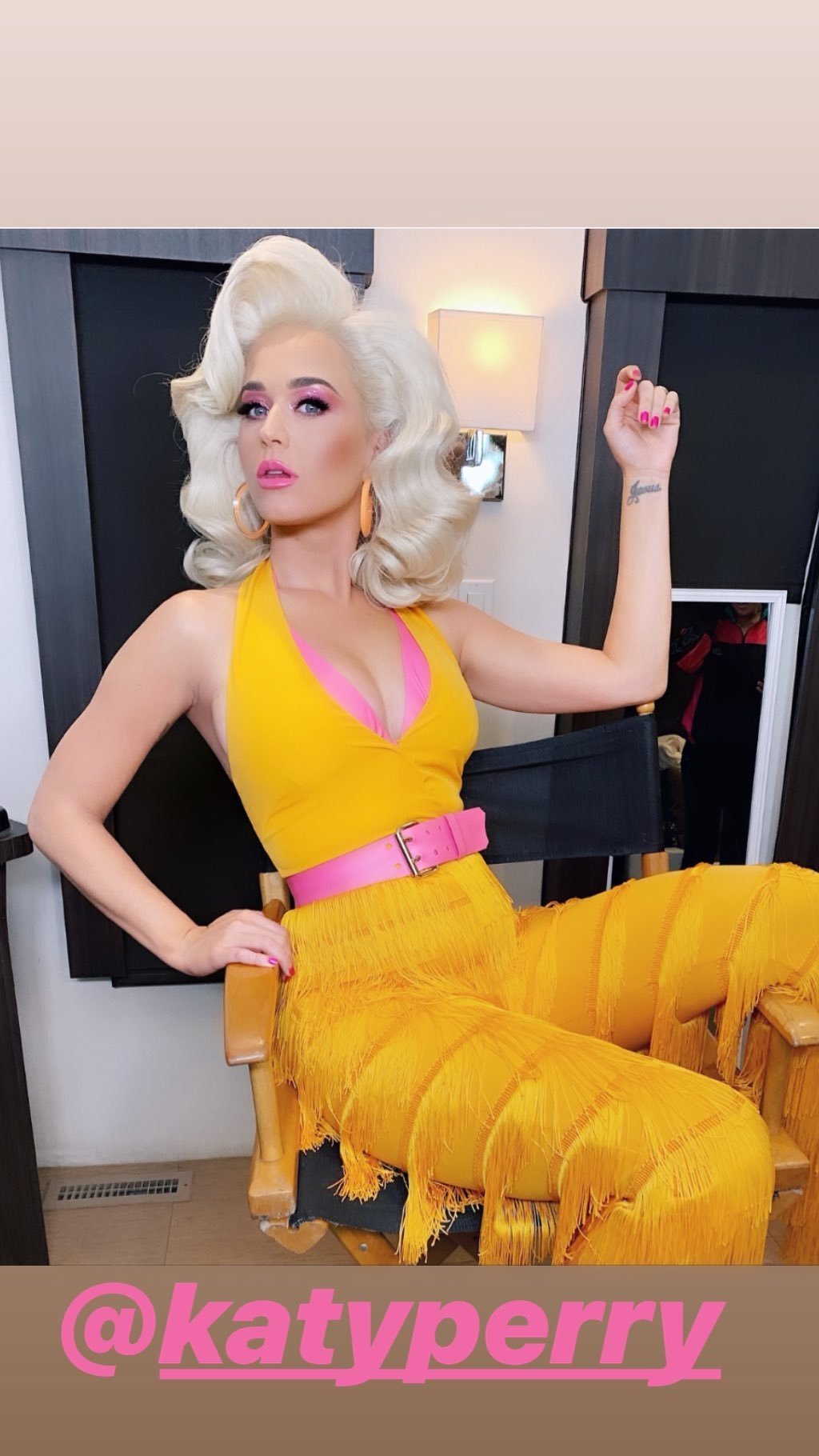 Katy Perry Leg Photoshoot