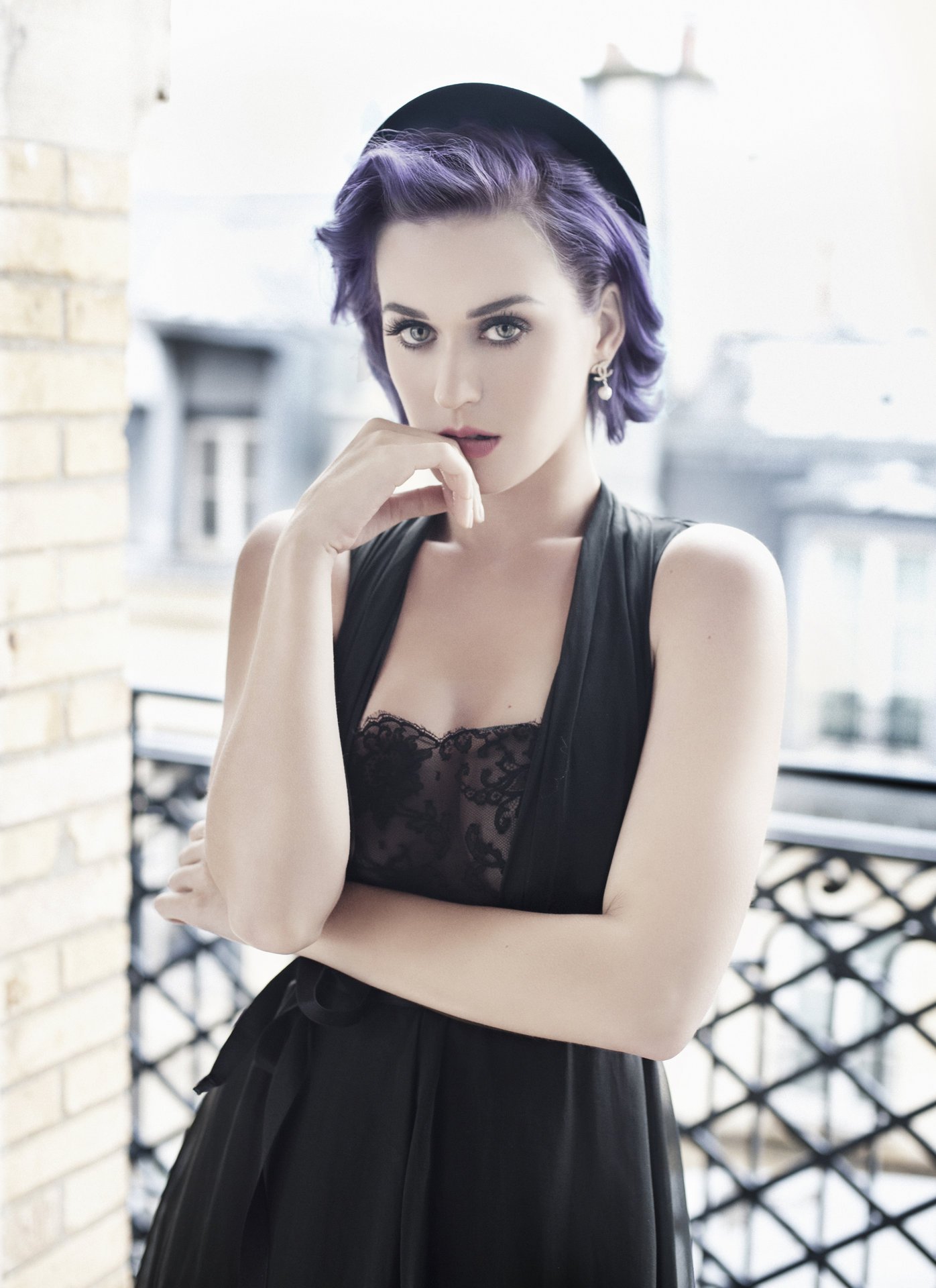 Katy Perry Leg Photoshoot