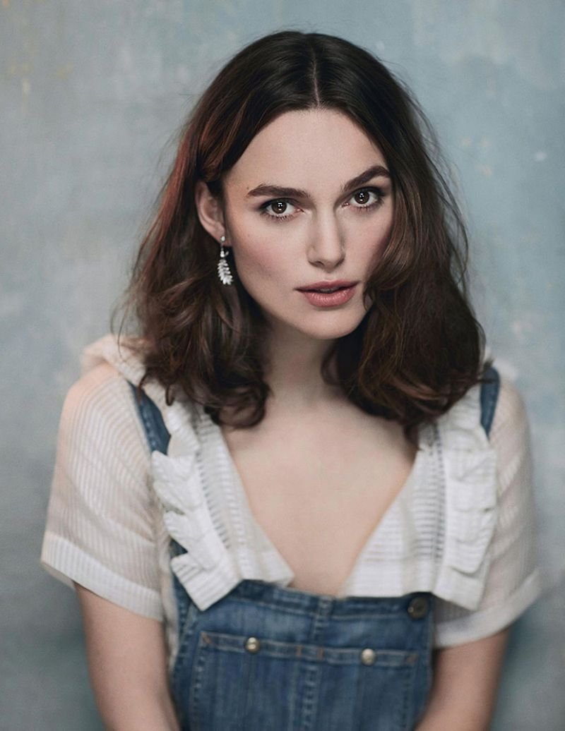 Keira Knightley Leg Photoshoot