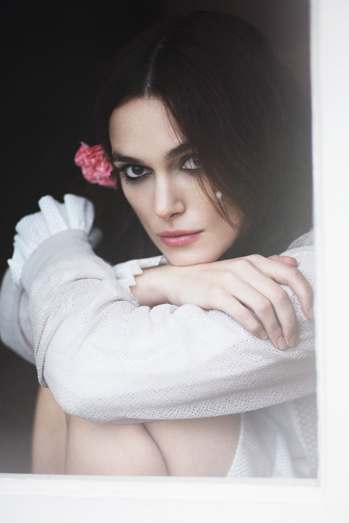 Keira Knightley Leg Photoshoot