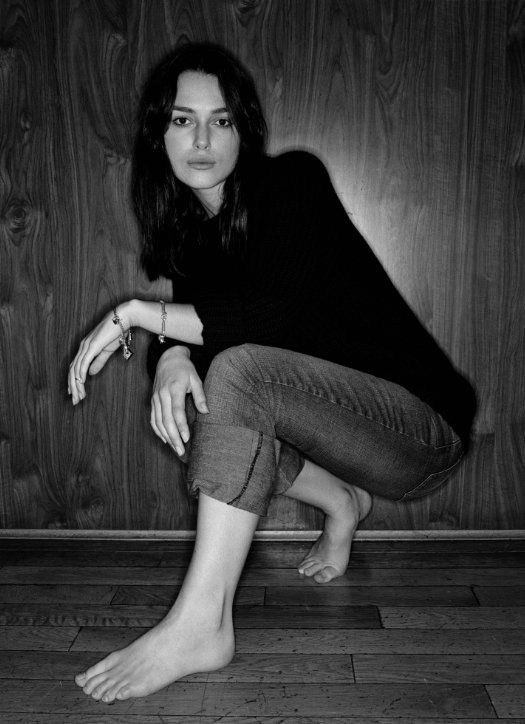 Keira Knightley Leg Photoshoot