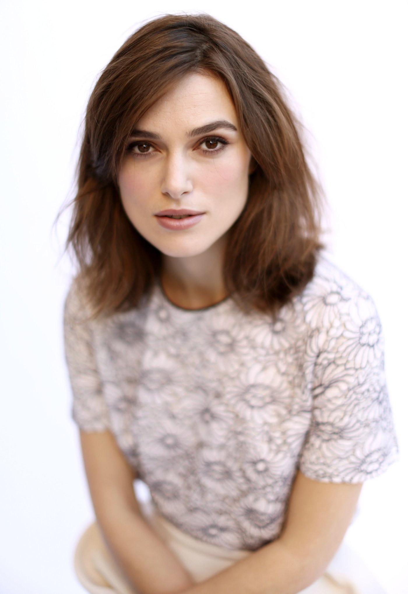Keira Knightley Leg Photoshoot