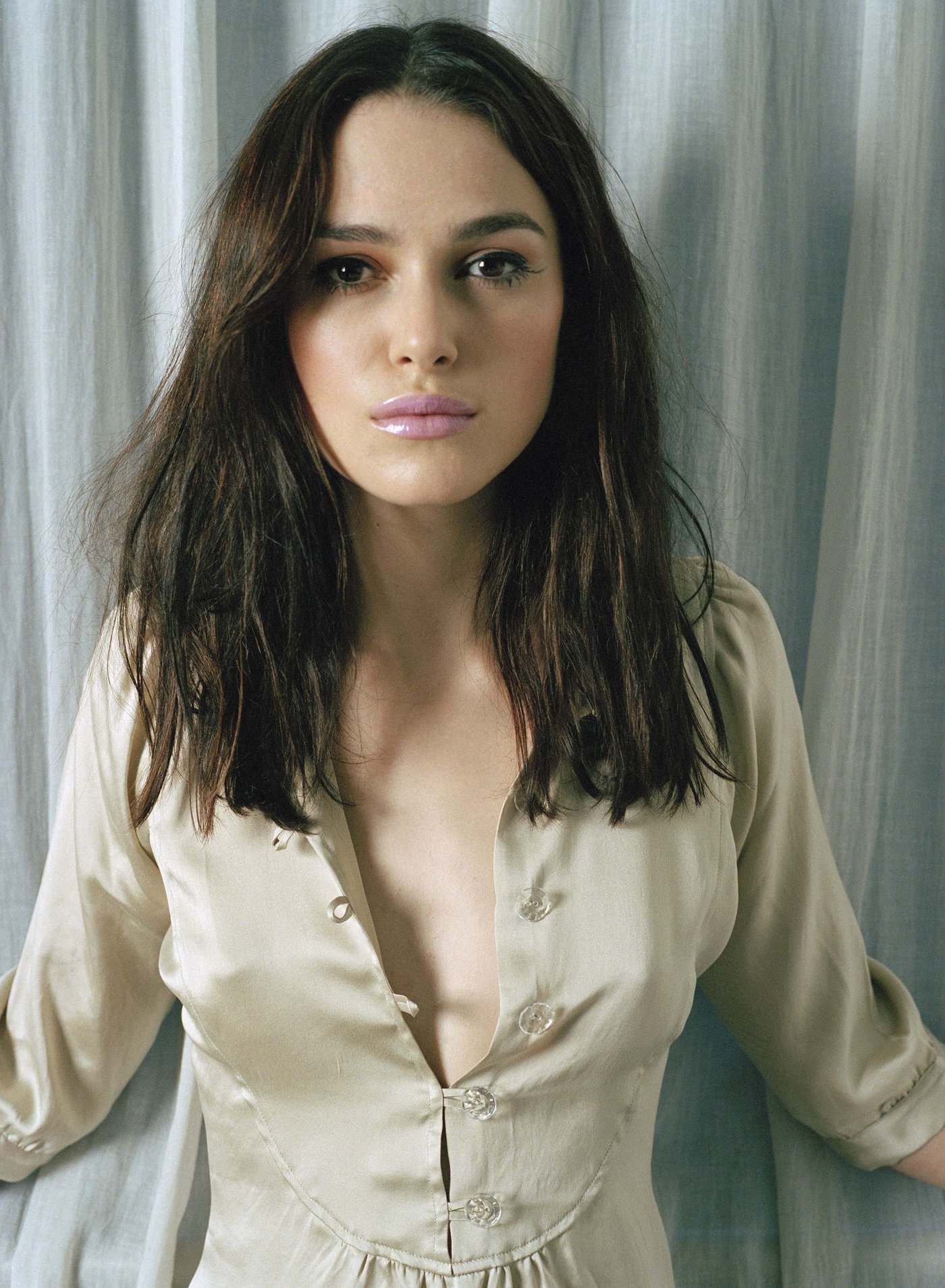 Keira Knightley Leg Photoshoot