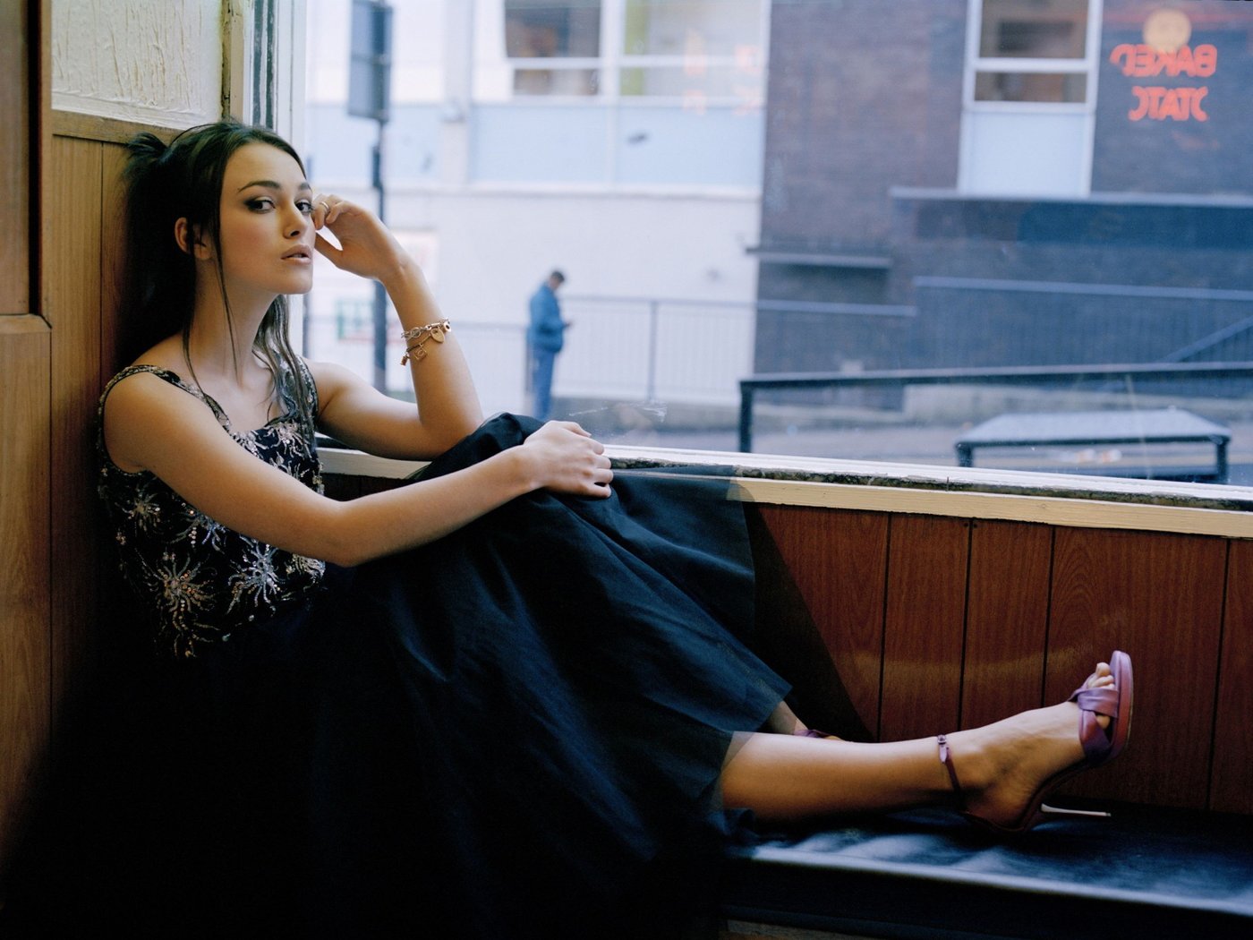Keira Knightley Leg Photoshoot