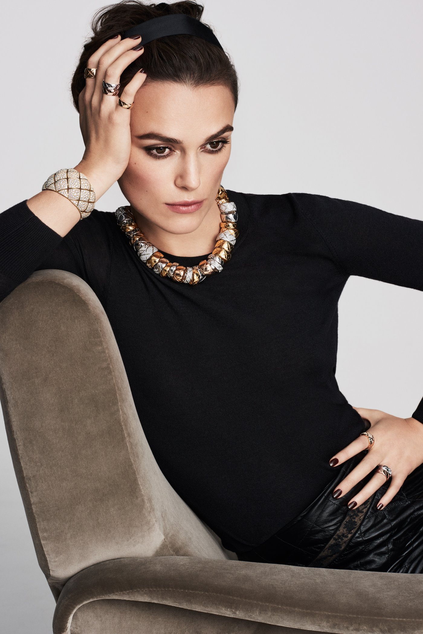 Keira Knightley Leg Photoshoot