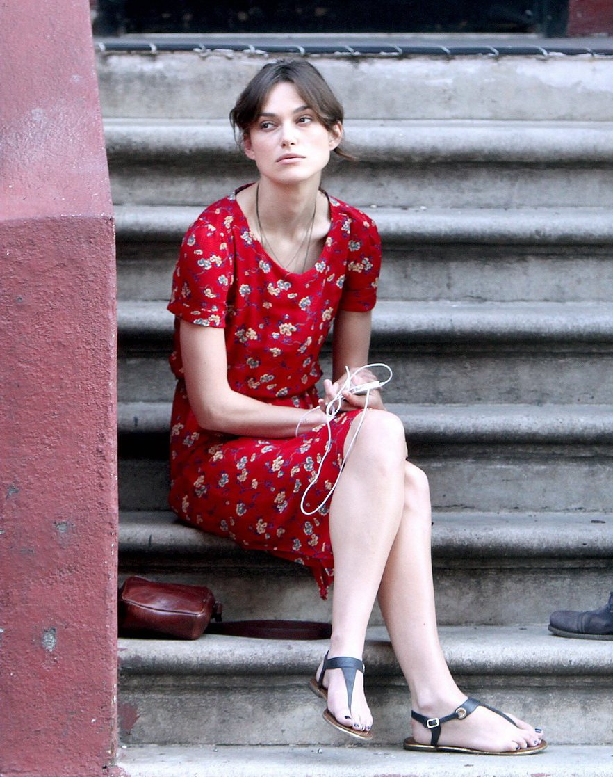Keira Knightley Leg Photoshoot